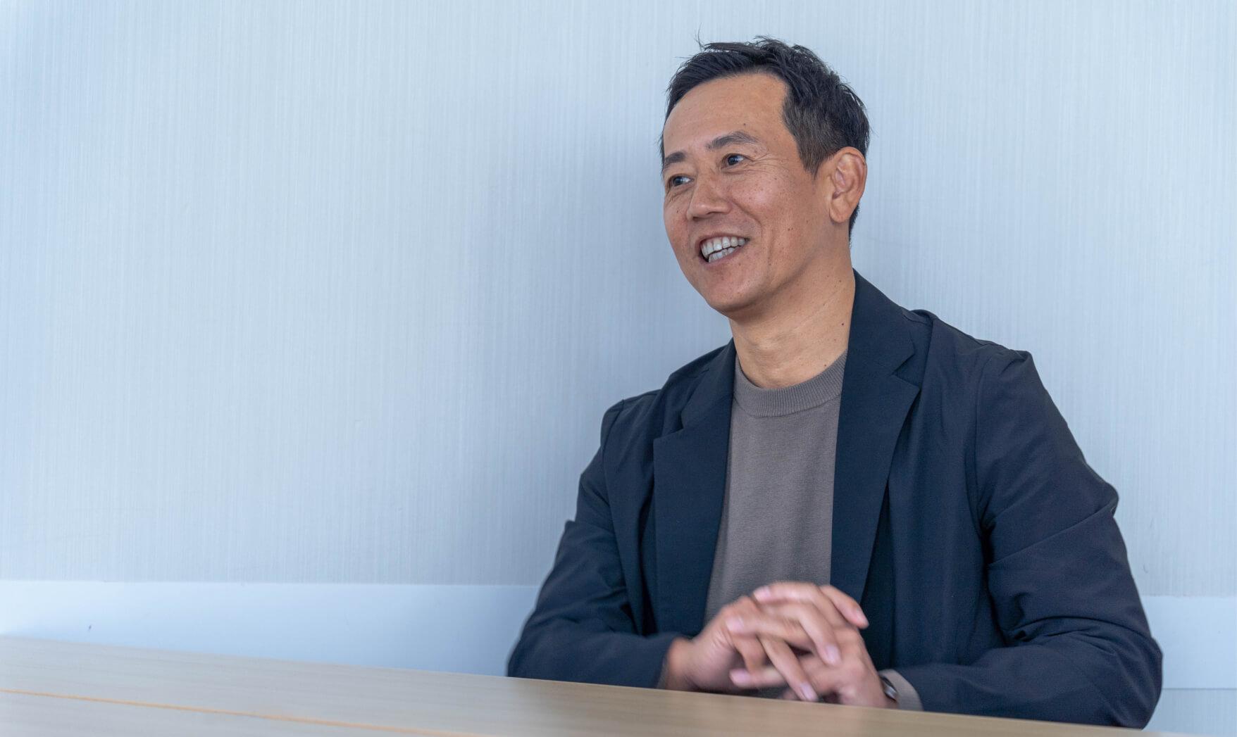 鈴木氏