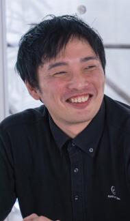 伊丹 亮平氏