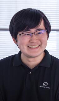 岩本 寛伸氏